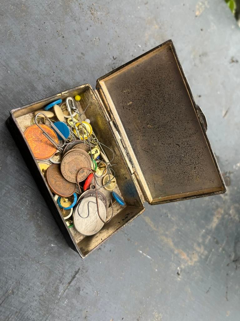 Blikje met munten, Ophalen of Verzenden, Overige landen