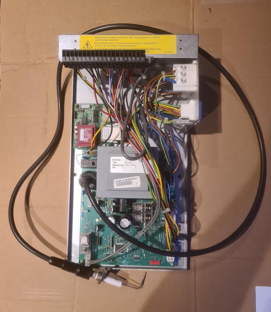 Besturingsunit Brink Allure B16 HRD (DD maart 2021), Doe-het-zelf en Verbouw, Verwarming en Radiatoren, Ophalen, Gebruikt, Minder dan 60 cm