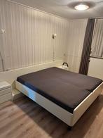 Nieuwstaat 2-persoonsbed met nachtkastjes en lampjes, Ophalen, 90 cm, 200 cm, Hout