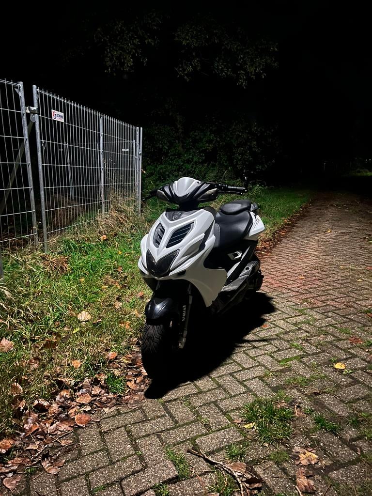 Aerox 50cc 4 takt, Fietsen en Brommers, Ophalen, Zo goed als nieuw, Tweetakt, Aerox