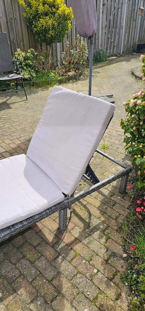 Ligbed van wicker met kussen - 4 standen, Tuin en Terras, Ophalen, Gebruikt, Wicker