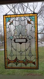 Kunstig, groot glas in lood raam, Ophalen