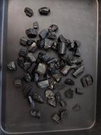Lot met ruwe toermalijn kristallen zwart, Ophalen of Verzenden, Mineraal