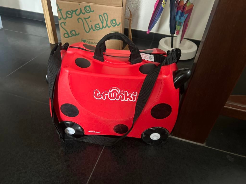Trunki Kinderkoffer Rood - Handbagage met Wieltjes, Sieraden, Tassen en Uiterlijk, Koffers, Gebruikt, Hard kunststof, Minder dan 50 cm