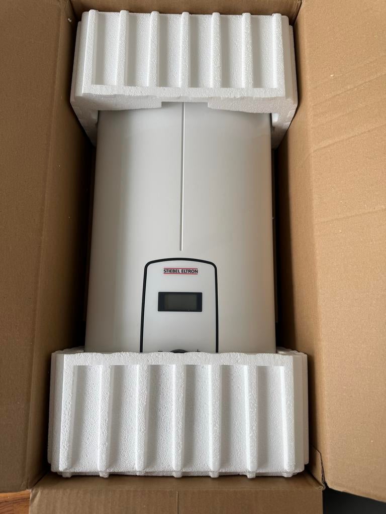 Nieuwe Stiebel Eltron DHB-E LCD Doorstroomboiler, Doe-het-zelf en Verbouw, Geisers en Boilers, Ophalen of Verzenden, Nieuw, Boiler