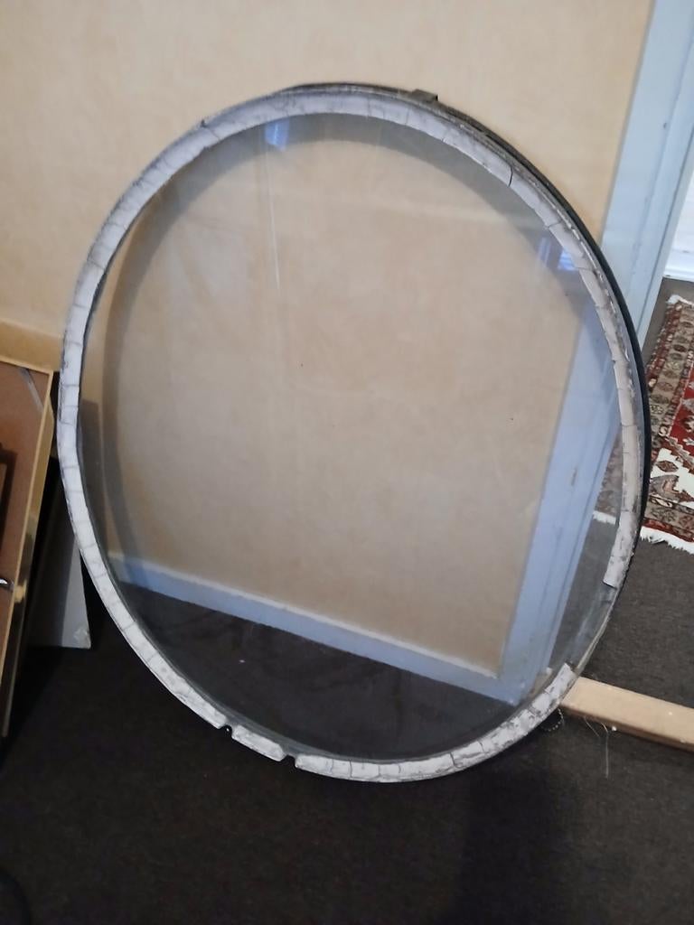 Ovalen raam met ijzeren frame, Ophalen of Verzenden, Minder dan 80 cm, Gevelraam of Ruit, Minder dan 80 cm