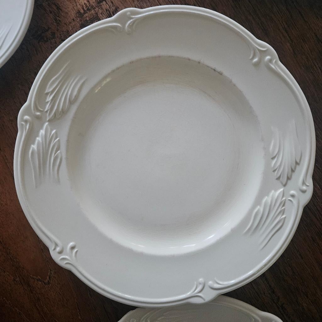 Gien Rocaille dinerborden 5x  en onderborden 6x, Huis en Inrichting, Ophalen of Verzenden, Zo goed als nieuw, Bord(en), Overige stijlen
