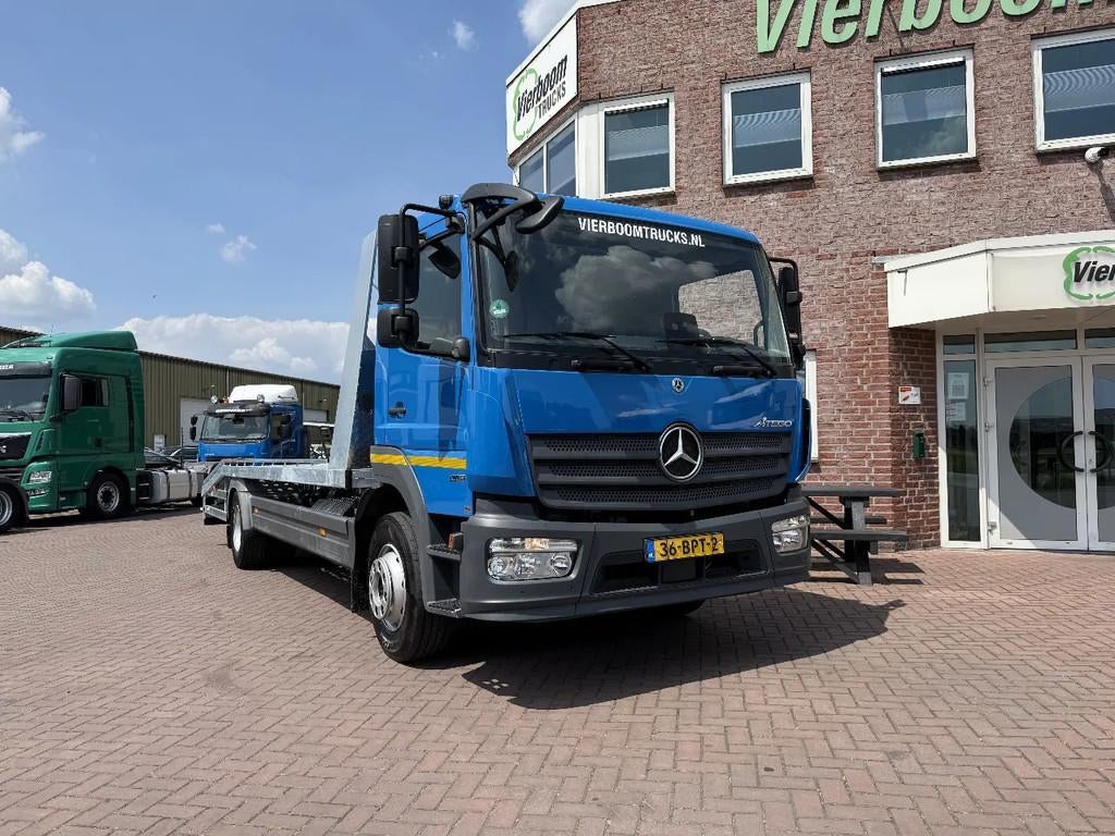 Mercedes-Benz Atego 1318 L EURO6 AUTOTRANSPORTER MIT WINDE T, Auto's, Elektrische ramen, Achterwielaandrijving, Euro 6, Blauw