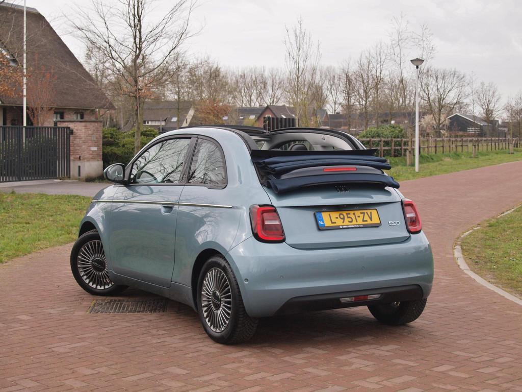 Fiat 500 C Icon 42 kWh | Cabrio | Camera | Apple Carplay | C, Auto's, Fiat, Stof, Lichtsensor, Cabriolet, Origineel Nederlands