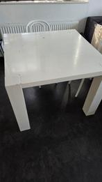 Gratis: Vierkante tafel (1x1m) met 4 klassieke stoelen, Huis en Inrichting, Tafels | Eettafels, Ophalen, Gebruikt, Klassiek, Vierkant