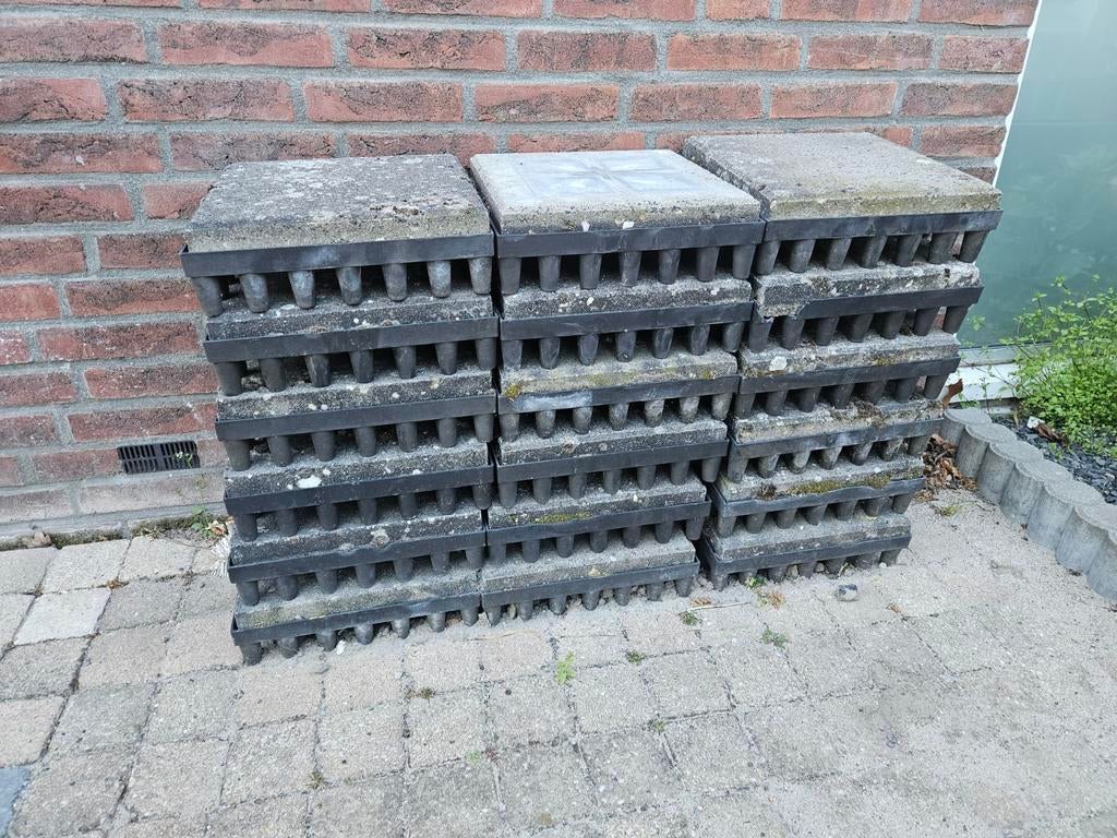 Partij Tegelbladvanger incl. betontegel, Ophalen, Gebruikt, Beton, Terrastegels