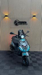 Piaggio Zip | Matt Grey & Turquoise | 2022 | 1800KM, Maximaal 45 km/u, Zip, Ophalen of Verzenden, Zo goed als nieuw