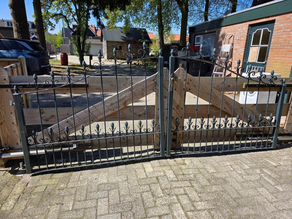 Sierhekwerk poort, Gebruikt, Ophalen of Verzenden, IJzer, 200 cm of meer