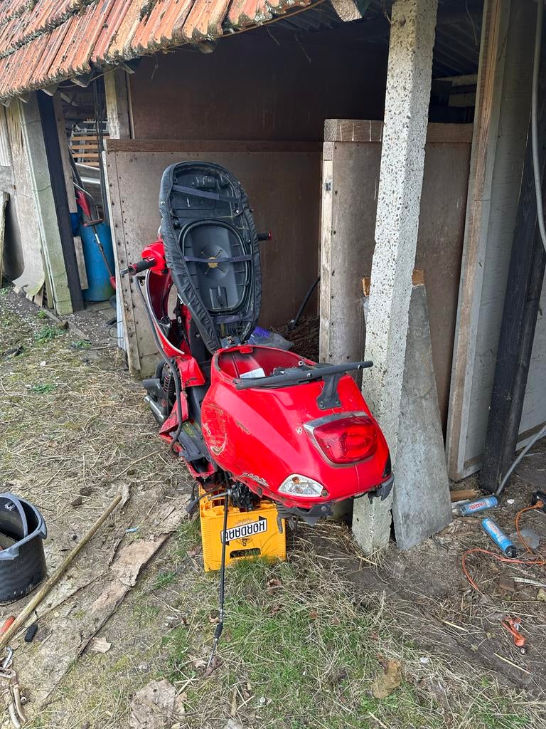 GRATIS - Vespa LX frame, Fietsen en Brommers, Ophalen, Gebruikt, Frame, Vespa
