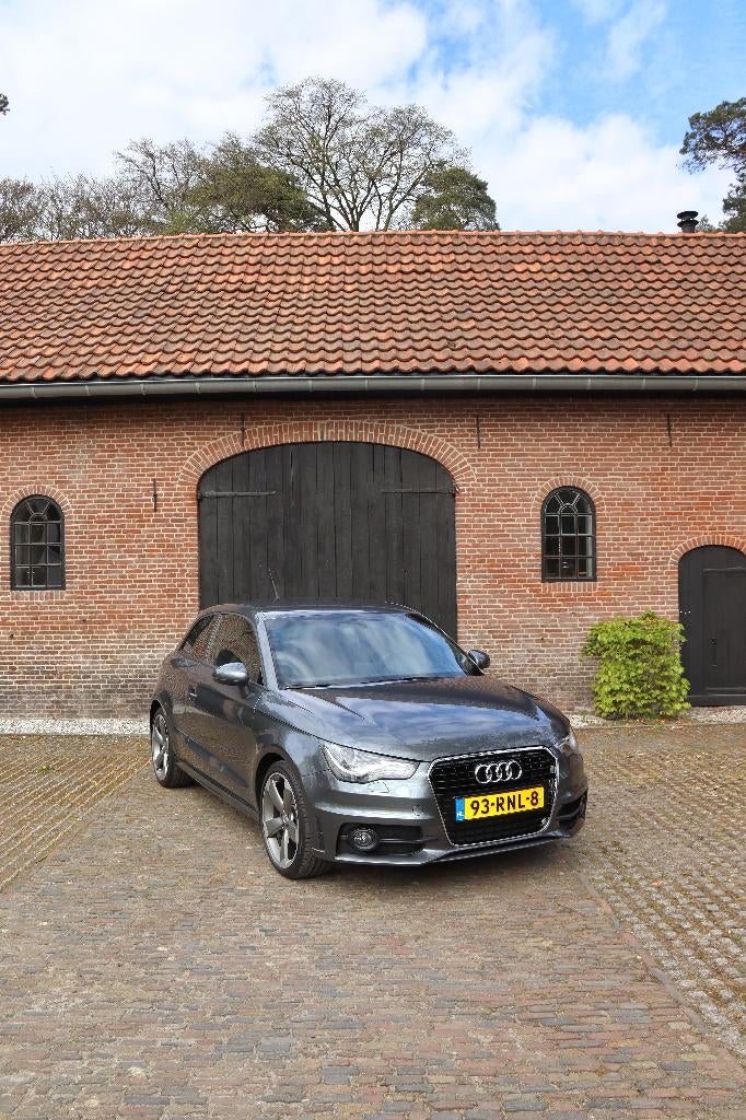 Audi A1 S-Line 1.2 Tfsi 63KW Daytona Grijs, Voorwielaandrijving, Zwart, 4 cilinders, 4 stoelen