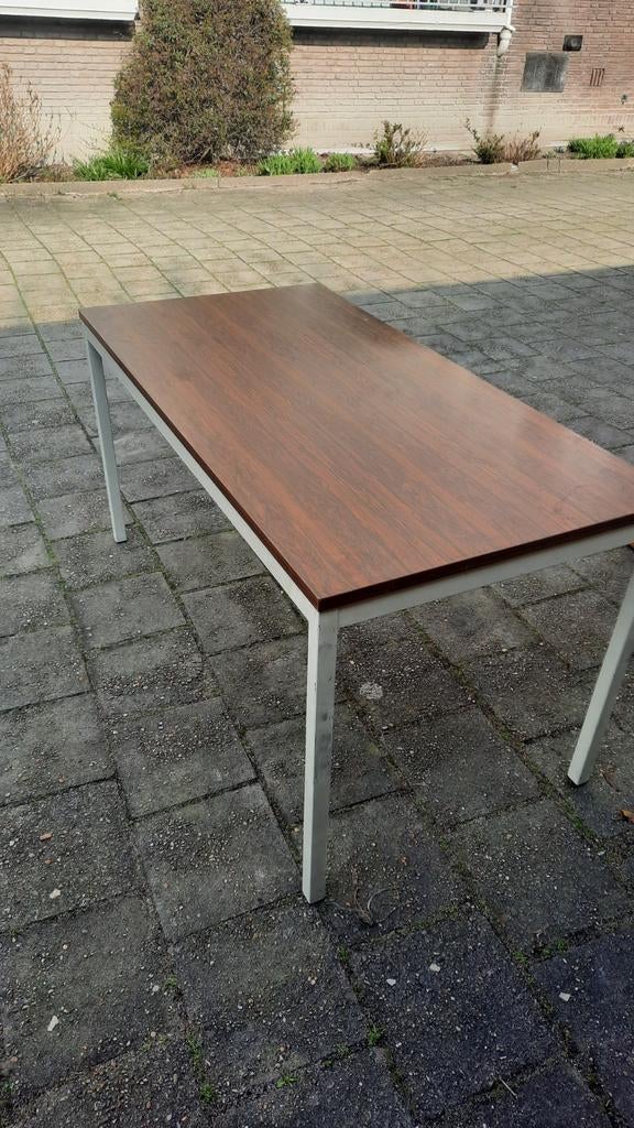 Zwaar bureau met mooi patroon hout in perfecte staat, Huis en Inrichting, Bureaus, Ophalen of Verzenden