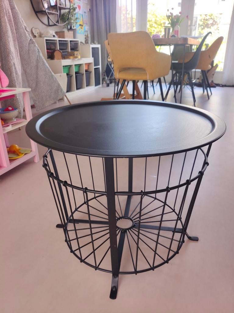 Ikea Gualöv Opbergtafel Zwart - Stijlvol & Praktisch, 45 tot 60 cm, Minder dan 55 cm, Metaal of Aluminium, Rond