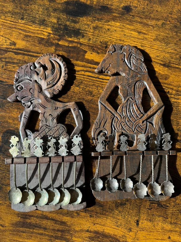 Wajang indonesische lepeltjes met lepelrek, Antiek en Kunst, Kunst | Beelden en Houtsnijwerken, Ophalen of Verzenden