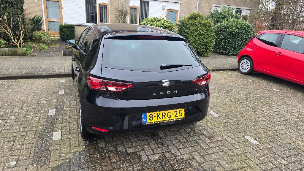 Seat Leon 1.2 TSI 77KW/105PK 2013 Zwart, Auto's, Voorwielaandrijving, Stof, 4 cilinders, Leon