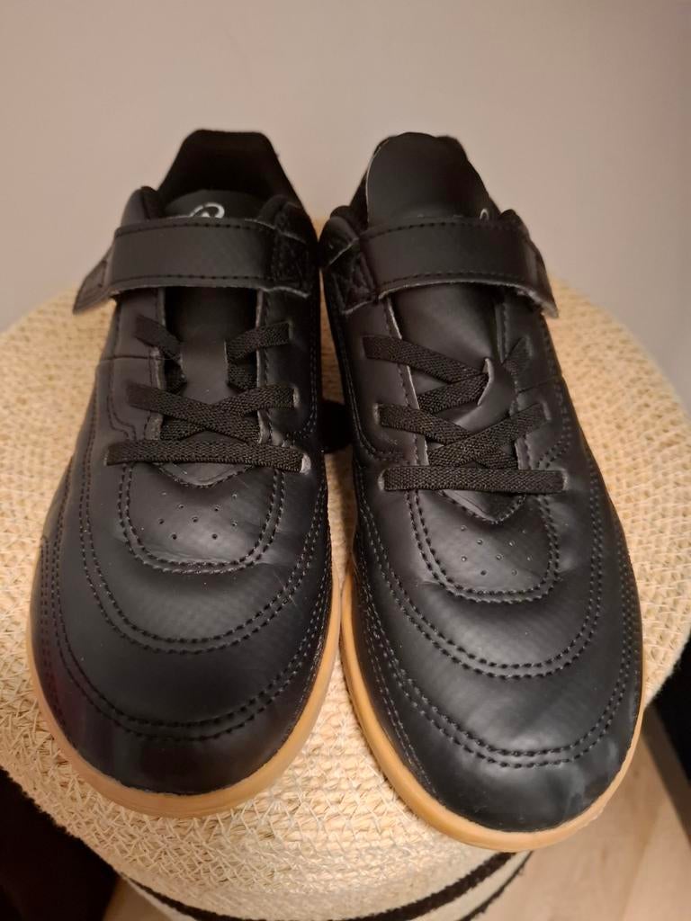Decathlon gymschoenen Kipsta, Sport en Fitness, Voetbal, Maat XS of kleiner, Ophalen, Schoenen