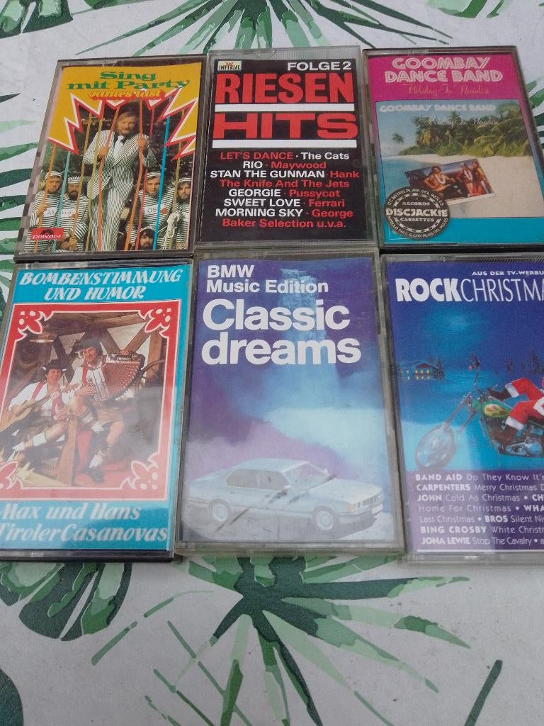 58 Muziekcassettjes + Lerenkoffer zie lijst, Overige genres, Ophalen of Verzenden, Zo goed als nieuw, Origineel