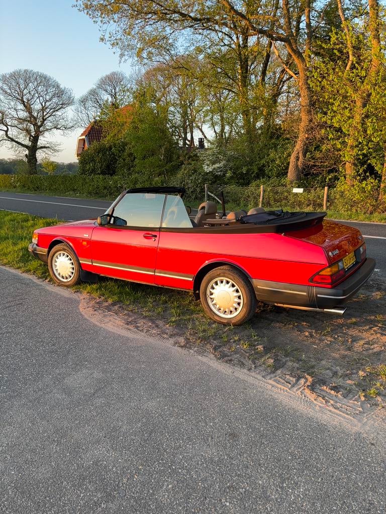Saab 900