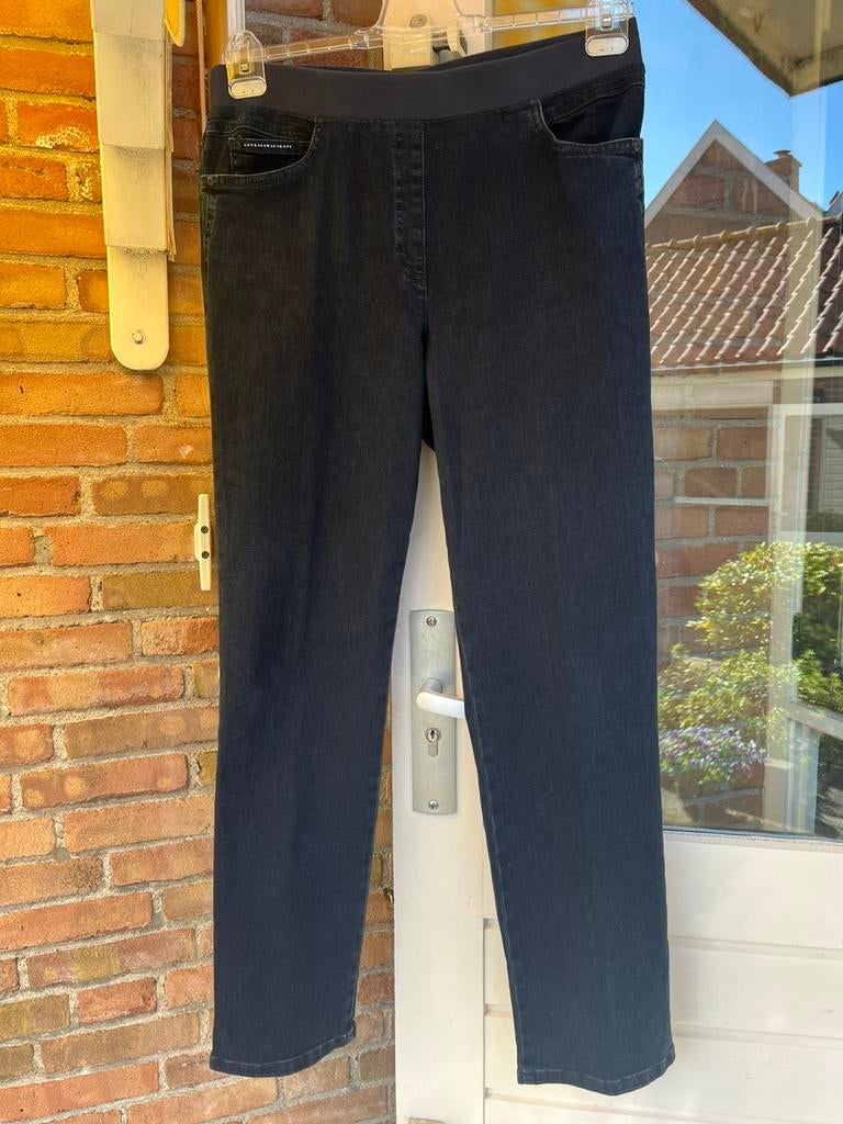 Raphaela van Brax jeans maat 44 met elastische band, Kleding | Dames, Spijkerbroeken en Jeans, Ophalen of Verzenden, Zo goed als nieuw