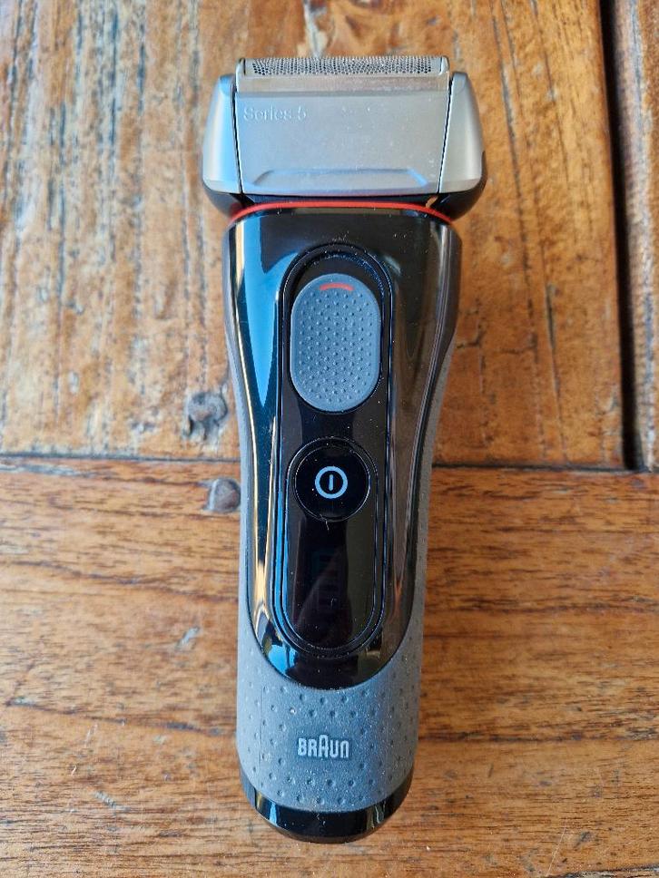 Te koop: Braun series 5 scheerapparaat, Hobby en Vrije tijd, Overige Hobby en Vrije tijd, Ophalen of Verzenden