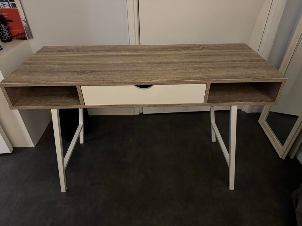 Jysk Abbetved bureau licht eiken met witte poten, Ophalen, Zo goed als nieuw