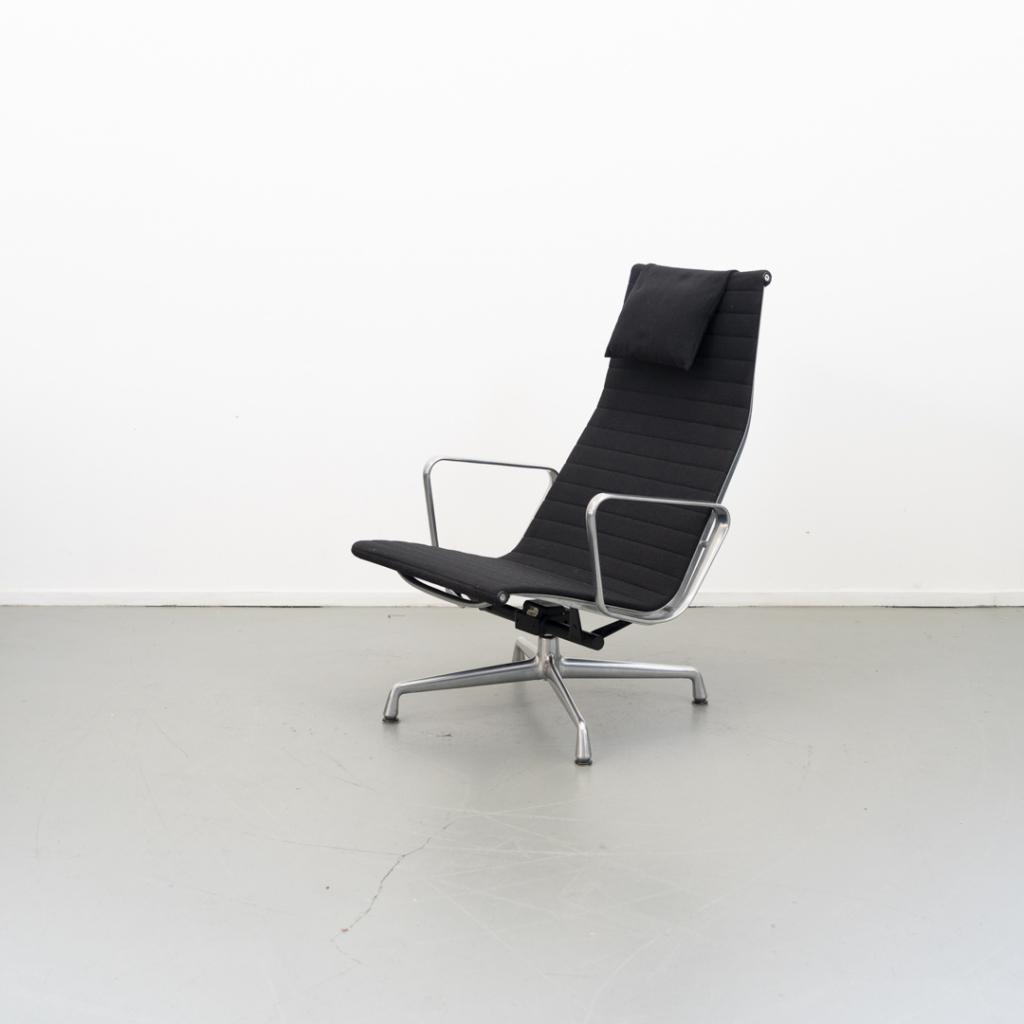2x Vitra Eames EA 124 Fauteuil Zwart Hopsak - Gepolijst, Niet ingevuld, Niet ingevuld, Ophalen of Verzenden, Zo goed als nieuw