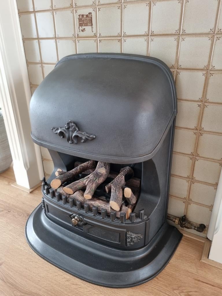 Klassieke gietijzeren gaskachel – Giva Desiree (7.6 kW), Ophalen of Verzenden, Hout, Houtkachel