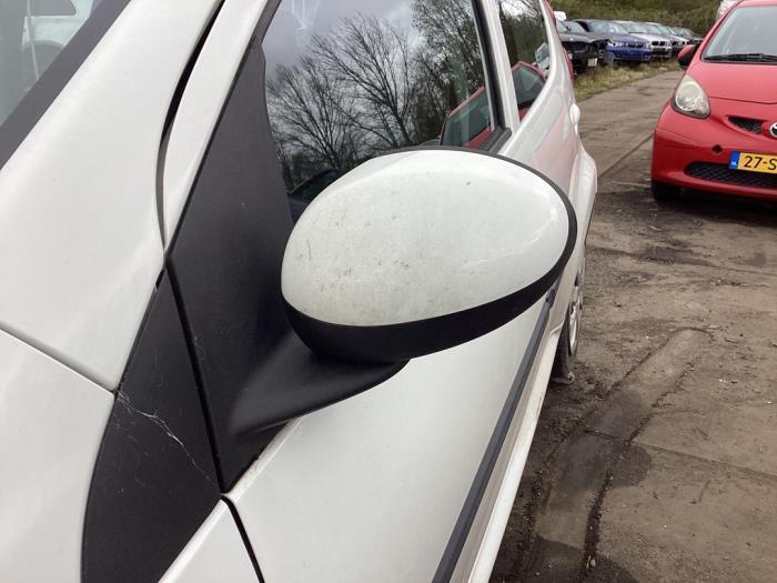 Buitenspiegel links van een Peugeot 107, Auto-onderdelen, Spiegels, Gebruikt, -, -, Ophalen of Verzenden