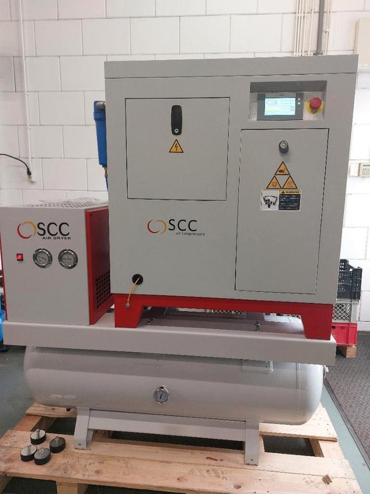 7,5kW schroefcompressor met luchtdroger, zgan, Doe-het-zelf en Verbouw, Compressors, Zo goed als nieuw, 6 tot 10 bar, 100 liter of meer