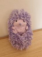 Egeltje wat geluidjes maakt en zich oprolt. Curlimals higgle, Ophalen of Verzenden, Overige typen