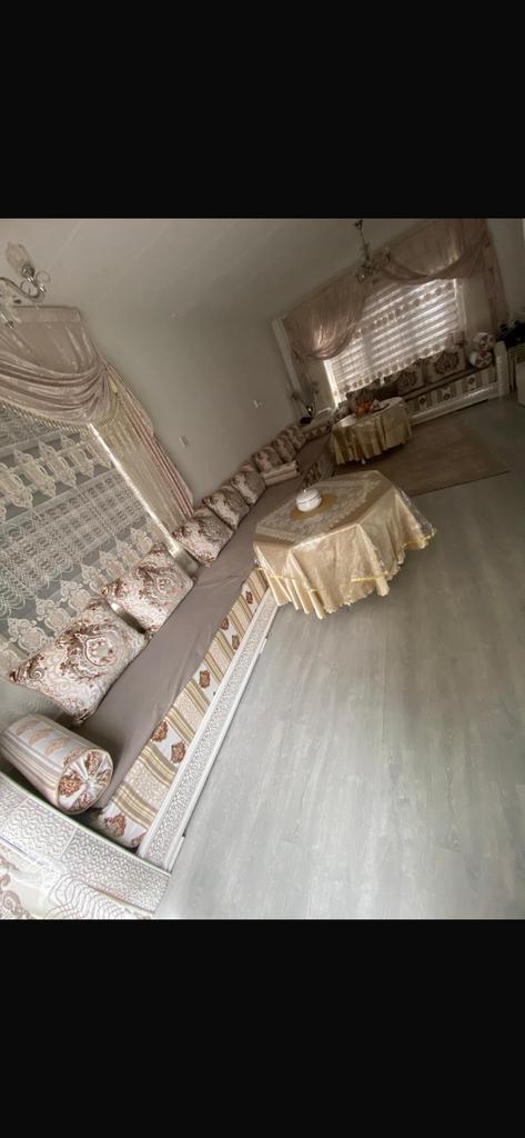 Sedari zithoek+ tabels, Huis en Inrichting, Banken | Complete zithoeken, Ophalen of Verzenden, Gebruikt, Hout, Klassieke Marokkaanse bank