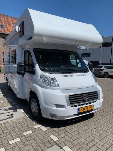 Camper Hobby Siesta Family Alkoof/2014/6.5m, Caravans en Kamperen, Campers, Koelkast, Alkoof, Ringverwarming, Fiat