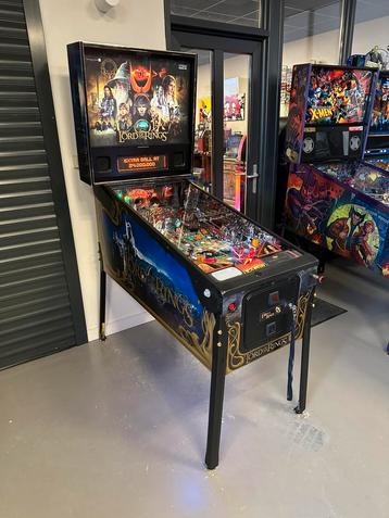 Prachtige flipperkast Stern Lord Of The Rings Pinball  beschikbaar voor biedingen