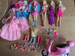 Grote set Barbies met scooter, kleding en accessoires!, Ophalen of Verzenden, Gebruikt, Barbie