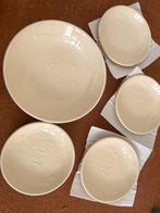 Nieuw pasta borden + grote schaal met tekst kijk foto, Huis en Inrichting, Keuken | Servies, Ophalen, Nieuw, Overige stijlen, Bord(en)