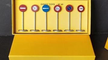 Verkeers bord Panneaux signalisation Ville  Dinky Toys Pol beschikbaar voor biedingen