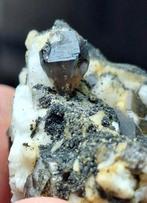 ZELDZAAM ROOKKWARTS, JAPAN!, Verzamelen, Mineralen en Fossielen, Ophalen of Verzenden, Mineraal