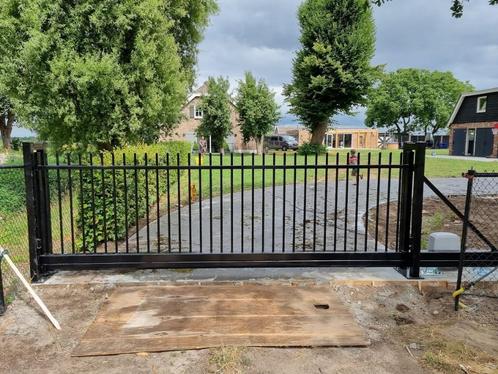 Vrijdragende spijlen schuifpoort of draaipoort ook automatis, Tuin en Terras, Tuinpoorten, Nieuw, Schuifpoort, IJzer, Ophalen