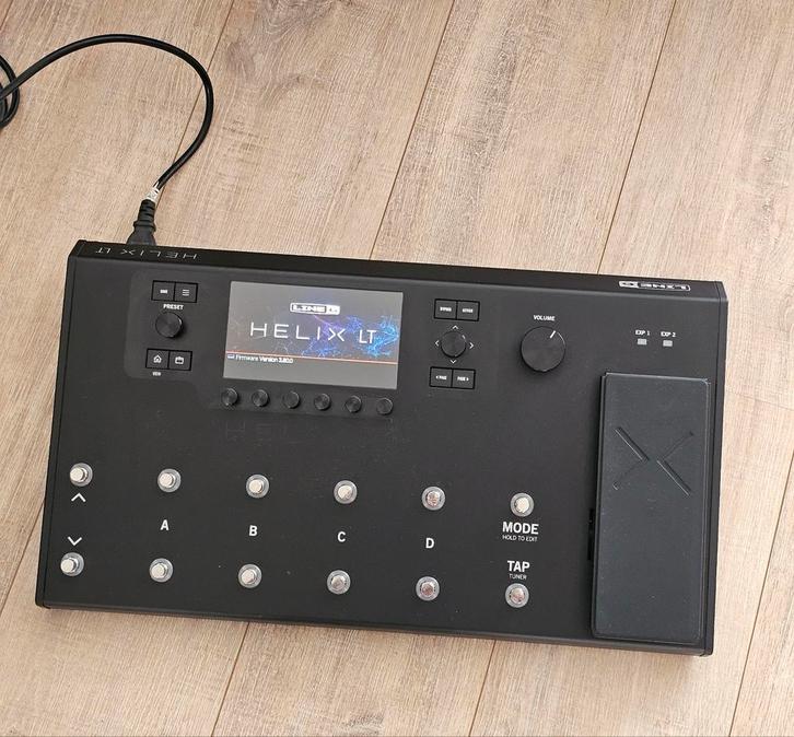 Line 6 Helix LT Multi-Effect Processor, Muziek en Instrumenten, Effecten, Zo goed als nieuw, Multi-effect, Ophalen of Verzenden