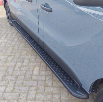 Treeplanken Renault Trafic 2014 - 2022 beschikbaar voor biedingen