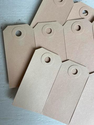 Naturel kartonnen labels  Doos van 1000 stuks beschikbaar voor biedingen