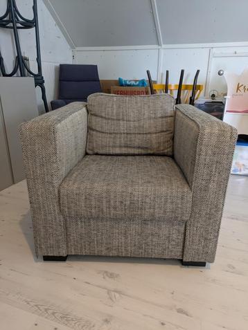 Grijze fauteuil Woood beschikbaar voor biedingen
