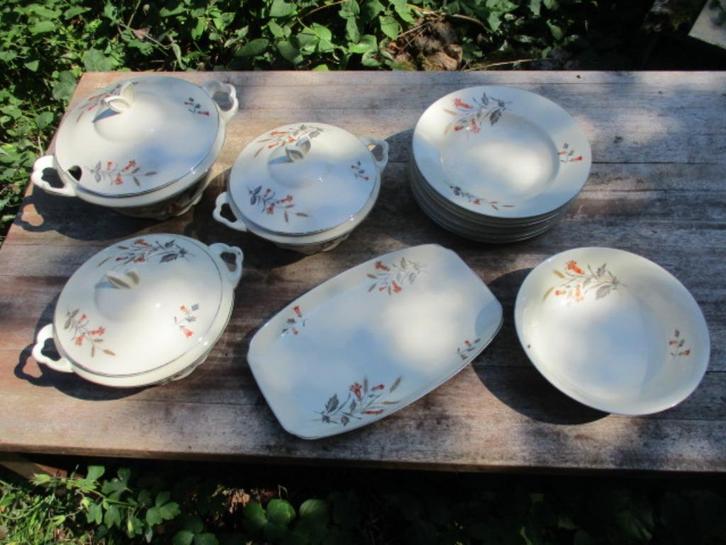 Servies, spenzo, porseleindekschalen, schaal en borden, Antiek en Kunst, Antiek | Schalen, Ophalen