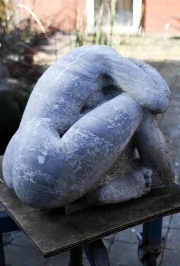 Beeld marmer beschikbaar voor biedingen