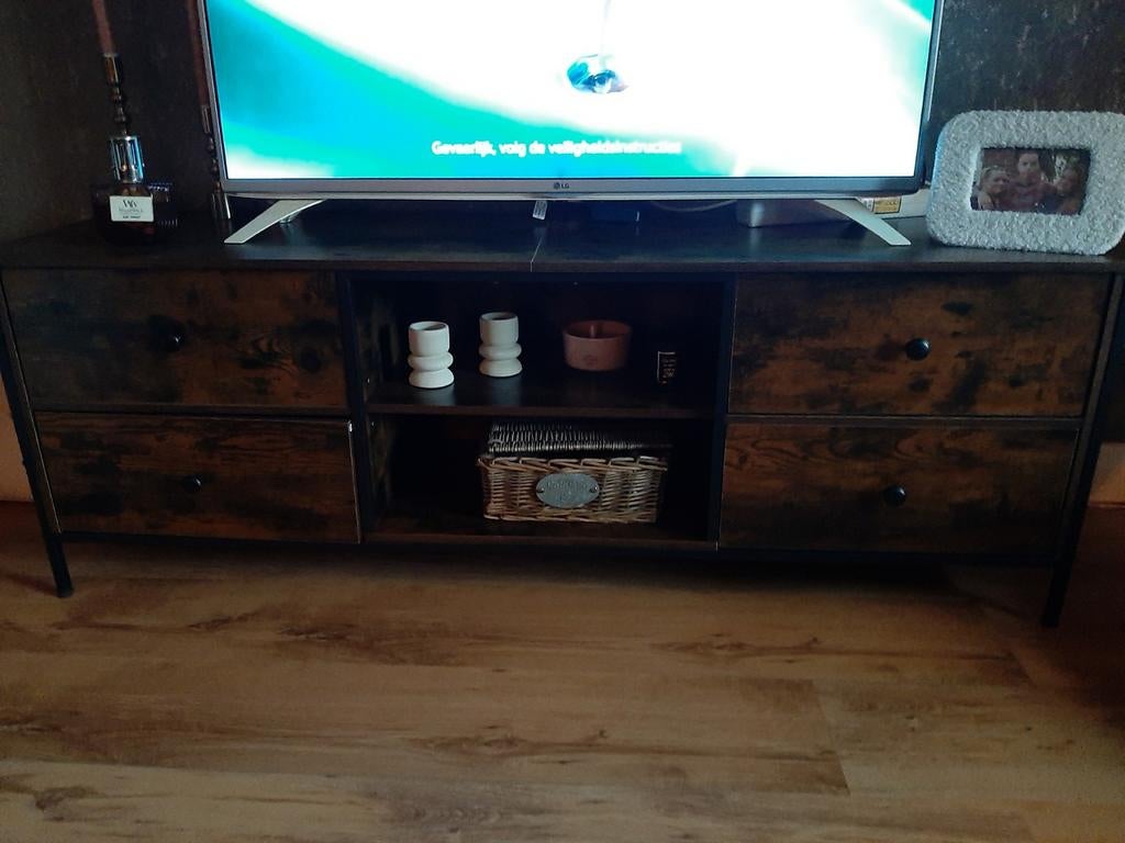 Mooi TV-kastje in goede staat, Overige houtsoorten, Gebruikt, 100 tot 150 cm, Ophalen of Verzenden