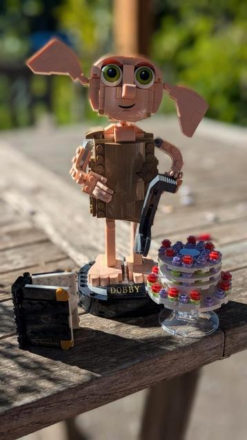 Lego Dobby met sok, boek en taart beschikbaar voor biedingen